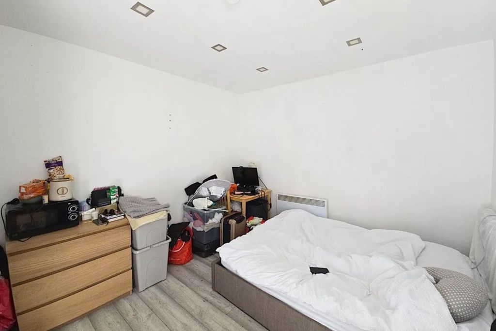 Property photo 3 of 6 18A Gloucester Mews, London, E10 7Dz
