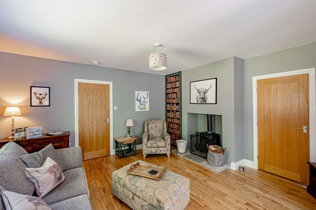 Property photo 3 of 25