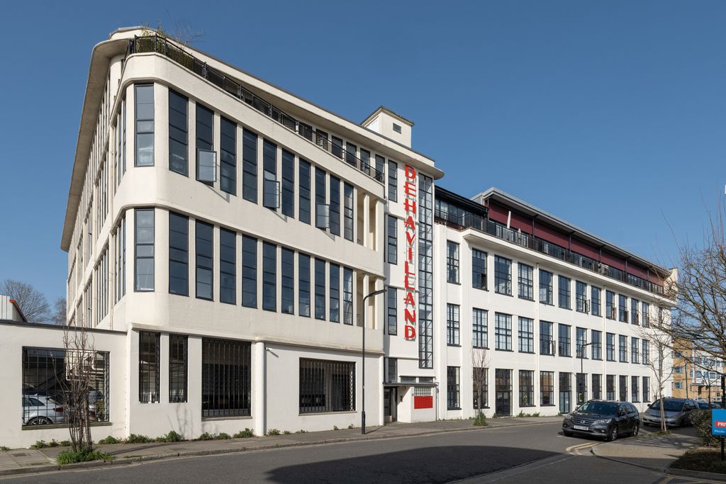 Property photo 2 of 17 A0O0X00000Qxmjzuap_N34_Webres.Jpg