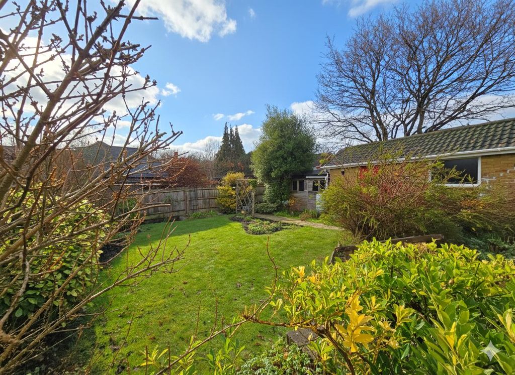 Property photo 2 of 17 Gemini_Generated_Image_Idzmrmidzmrmidzm.Png