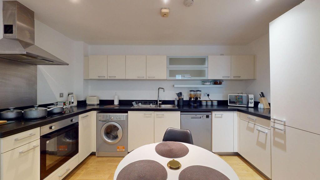 Property photo 3 of 23 Kitchen