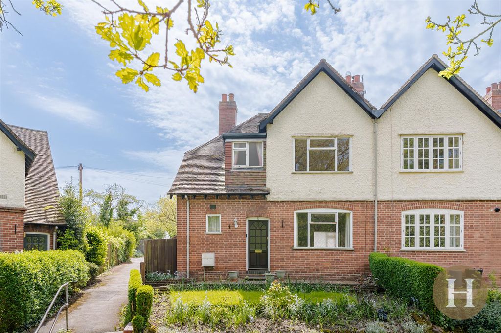 Property photo 1 of 22 Hadleigh Estate Agents-29.Jpg