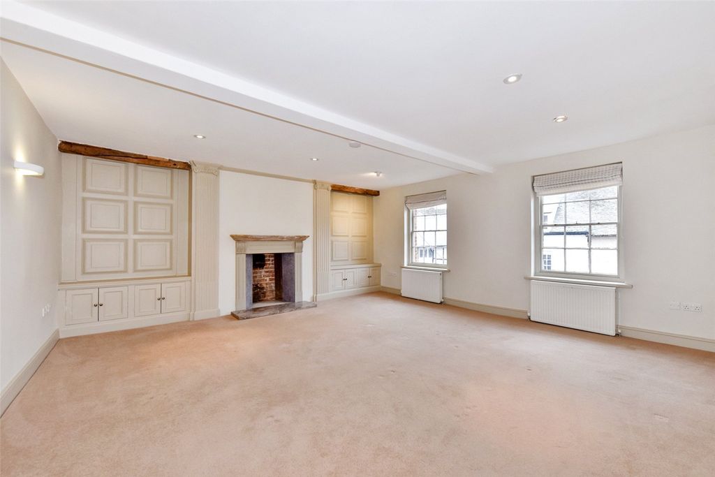 Property photo 3 of 10 Sitting Room