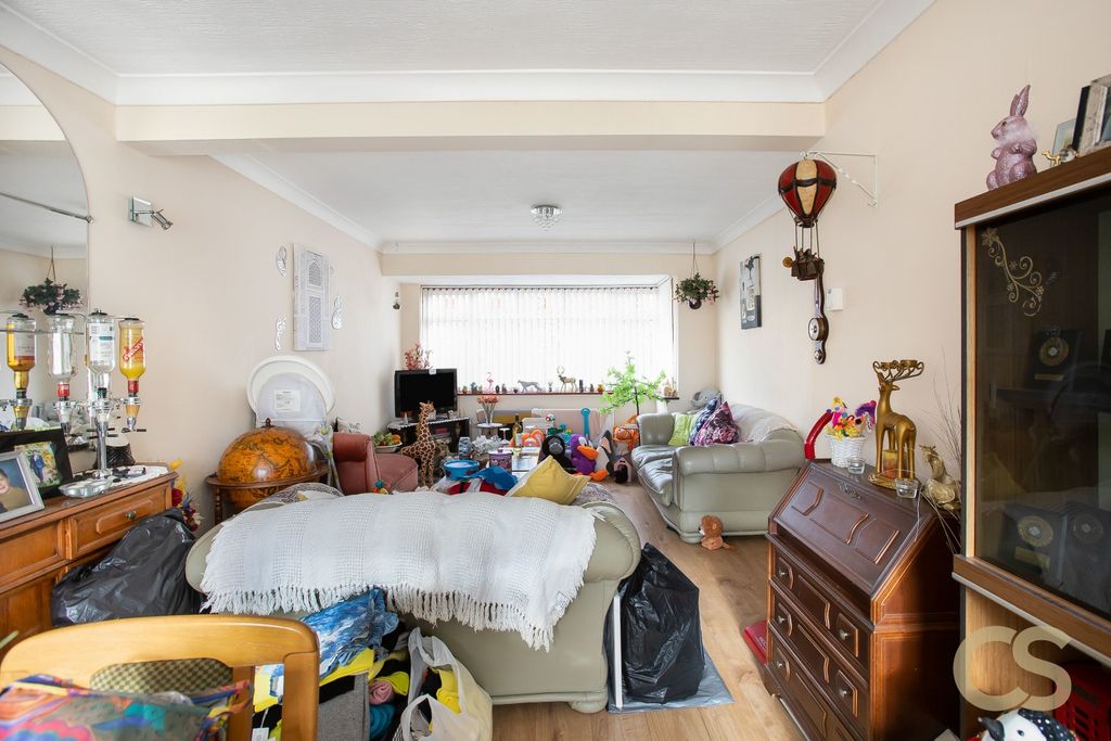 Property photo 2 of 12 3657913