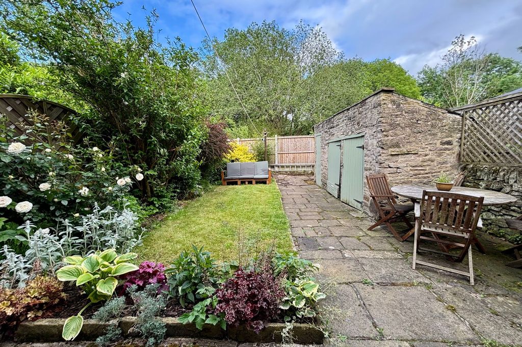 Property photo 2 of 19