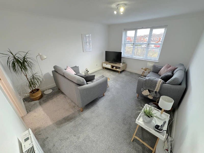 Property photo 2 of 22 Lounge