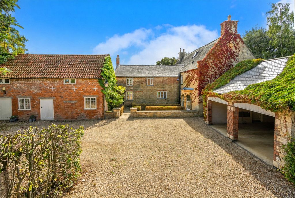 Property photo 1 of 27 Picture No. 30