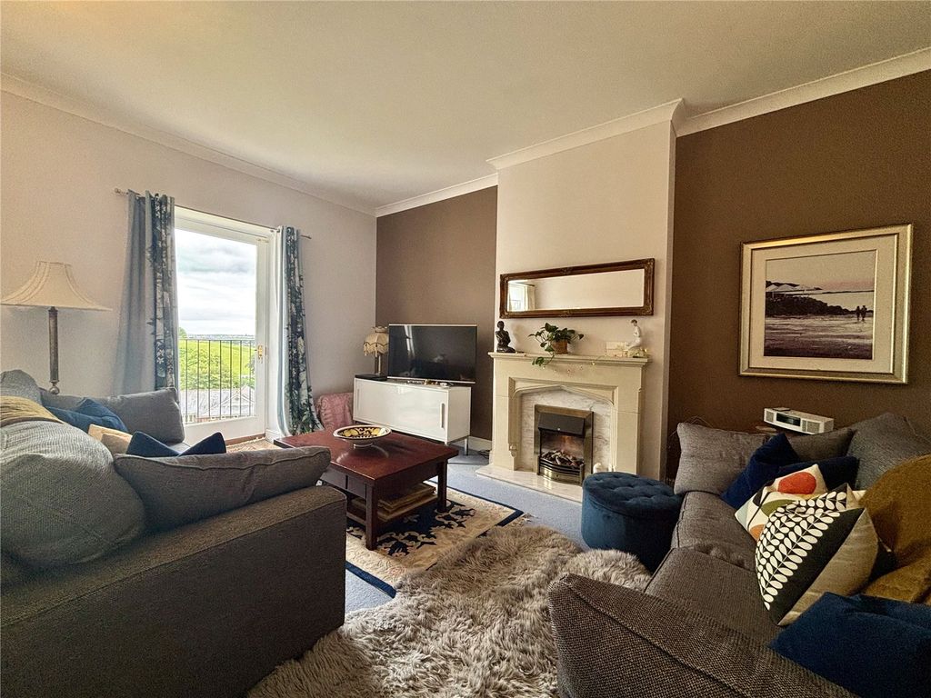 Property photo 2 of 15 Picture No. 04