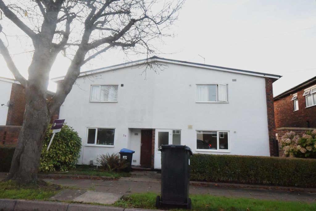 Property photo 1 of 7 Photo 8