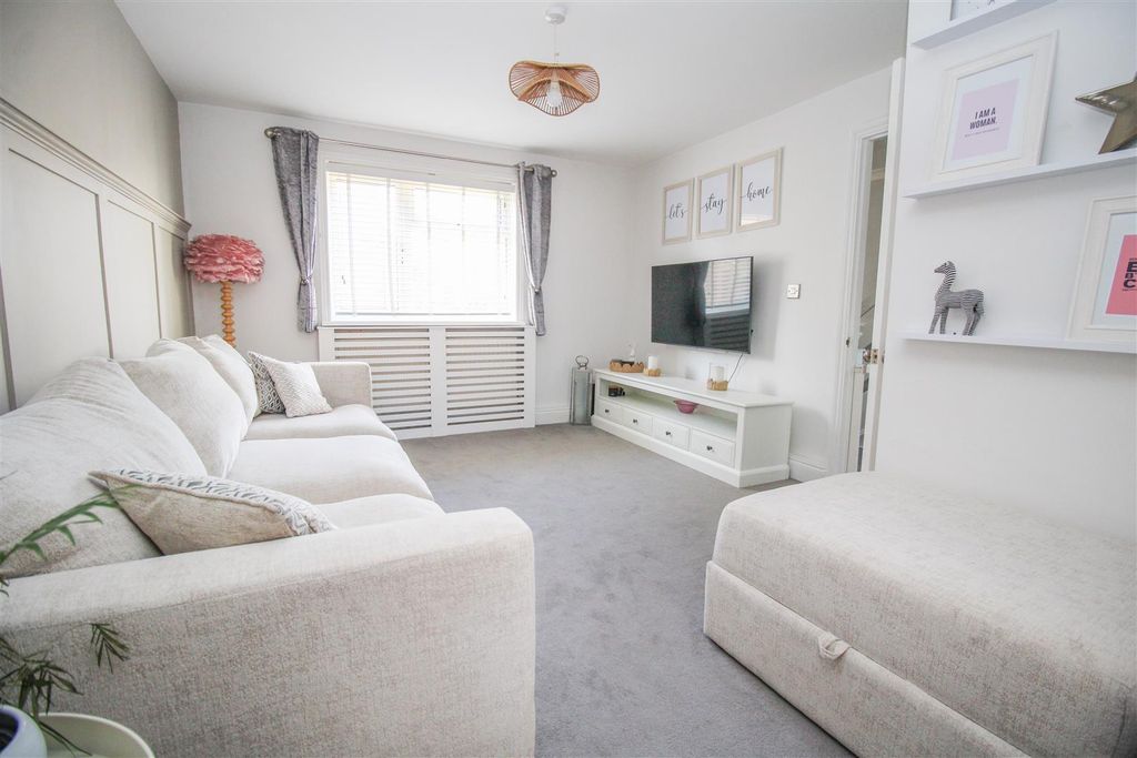 Property photo 2 of 12 Img_2407.Jpg