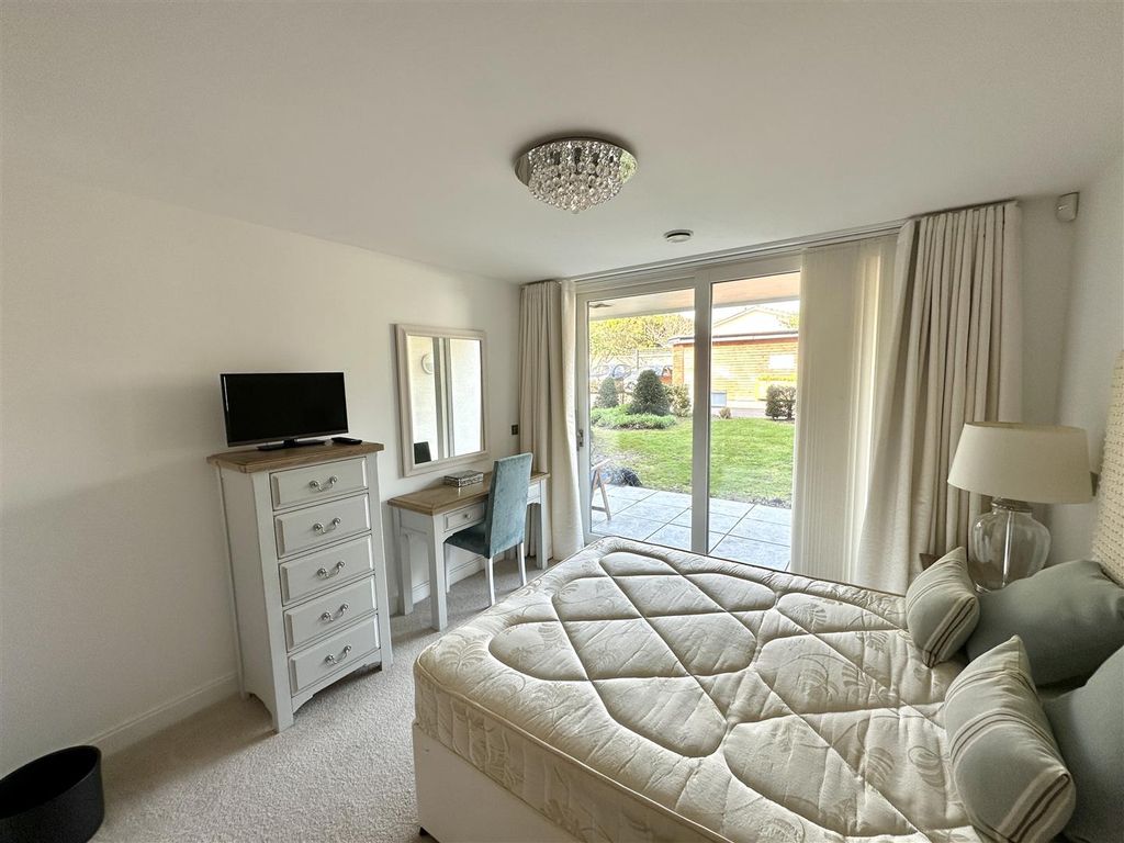 Additional image 11 of 2 bed flat for saleSea Road, Carlyon Bay, St. Austell PL25
