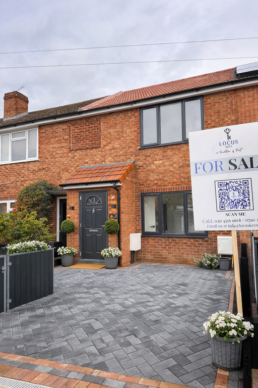 Property photo 2 of 18 Front View Of Property