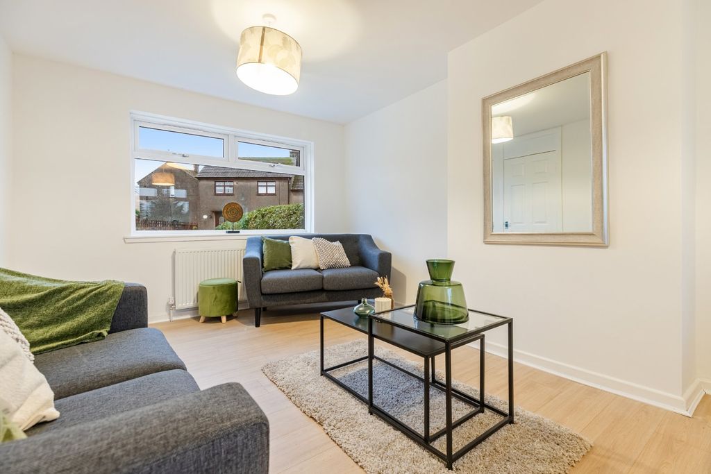 Property photo 2 of 23 Picture No. 15