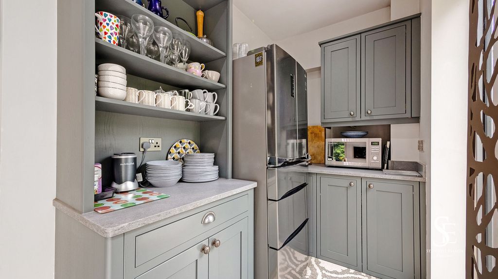 Additional image 16 of 5 bed property for saleOld Wokingham Road, Wokingham RG40