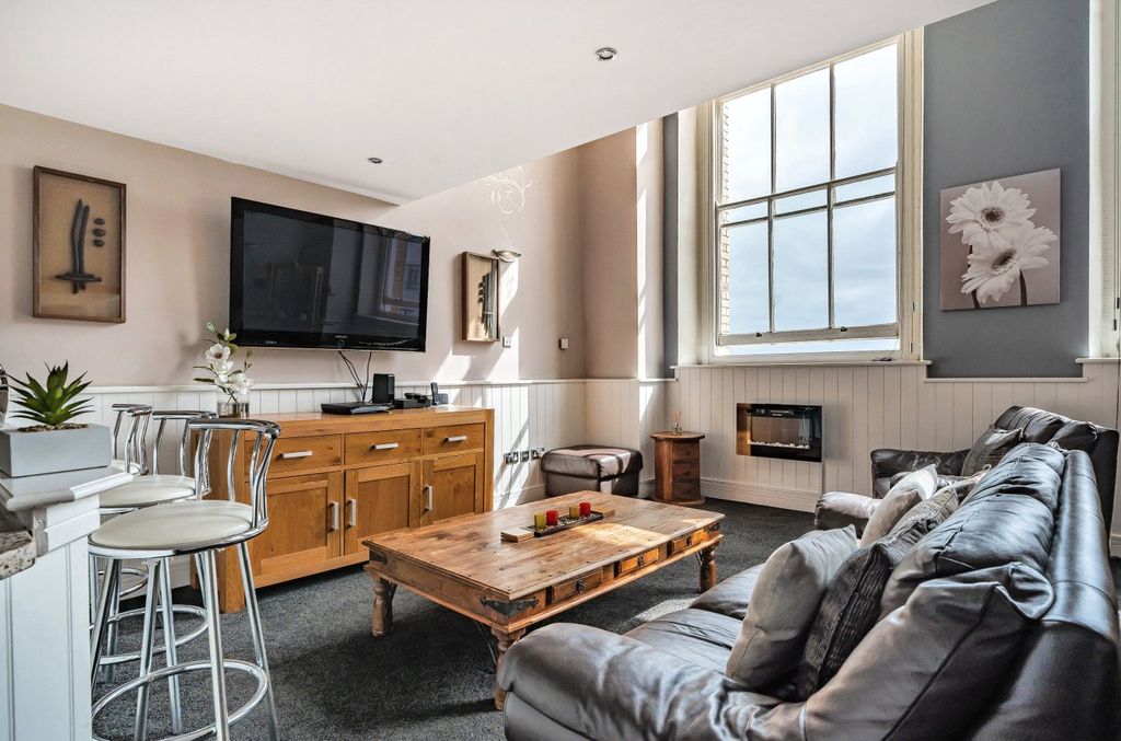 Property photo 3 of 14 Picture No. 02