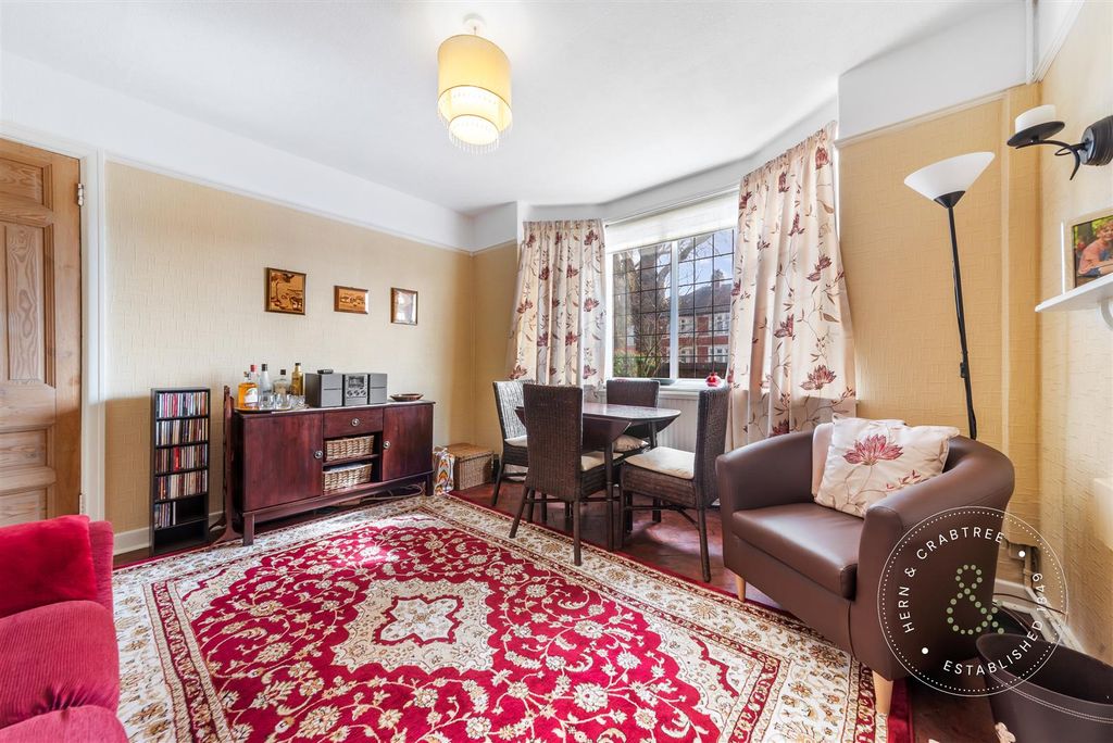 Property photo 3 of 29 Heathwood-Road-19.Jpg