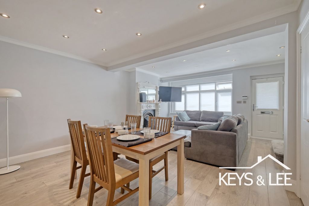 Property photo 3 of 14 38183810