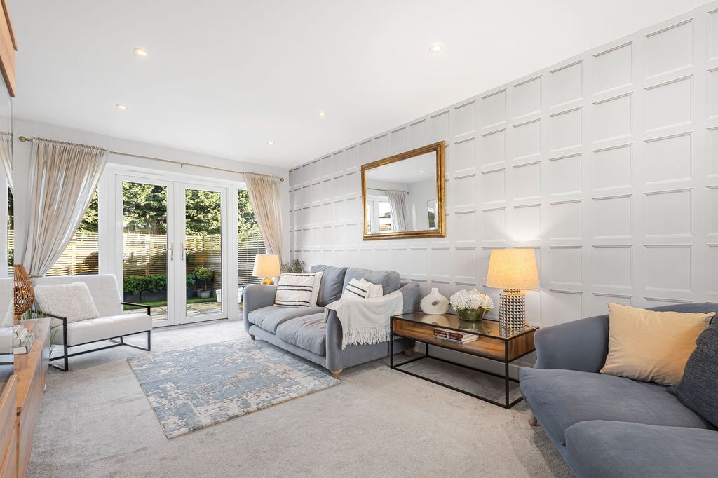 Property photo 2 of 27