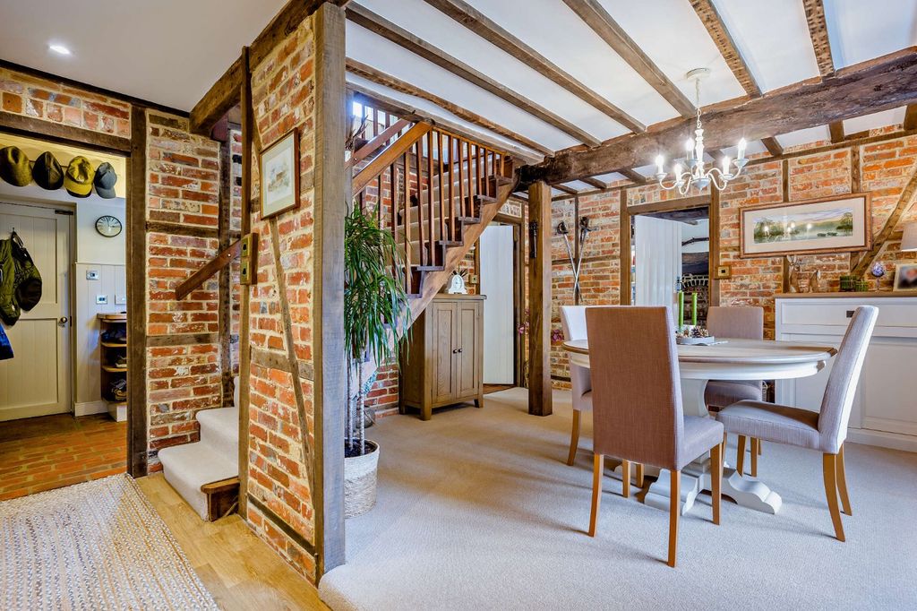 Property photo 2 of 25 Entrance Hall