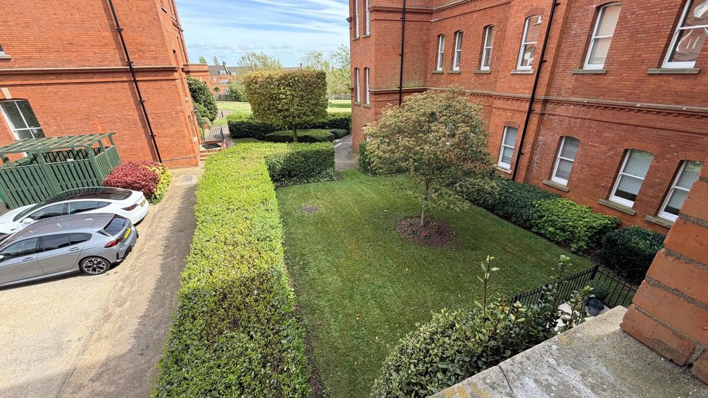 Property photo 2 of 18 Exterior