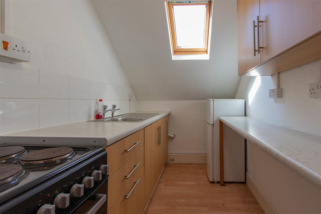 Property photo 2 of 8 Albany Road 183 E-3.Jpg