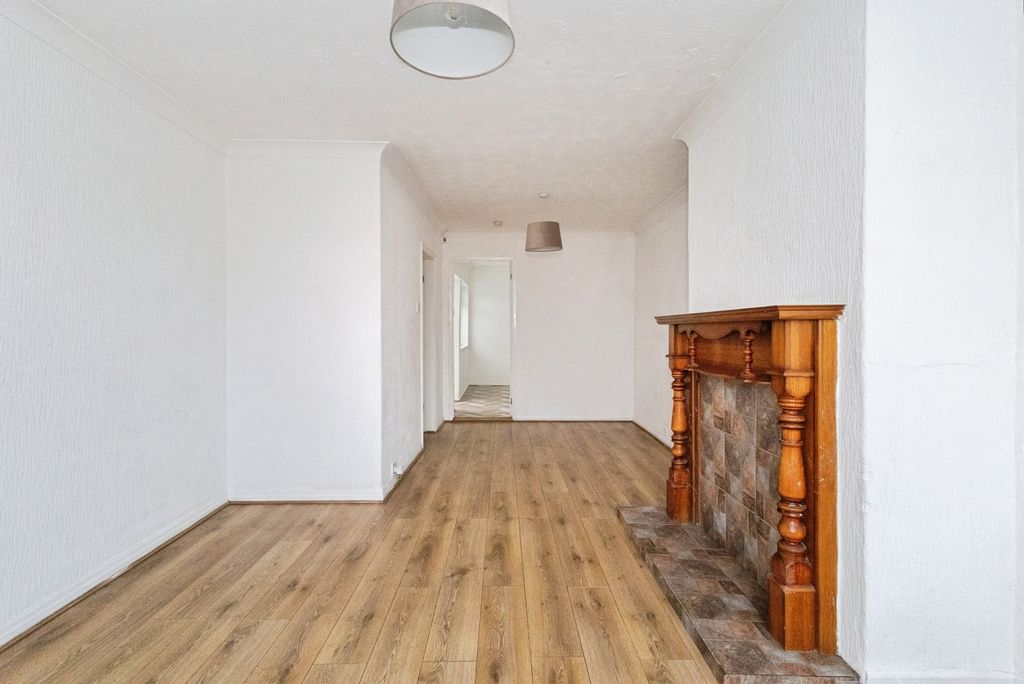 Property photo 3 of 19 Pbox-Img.Jpg