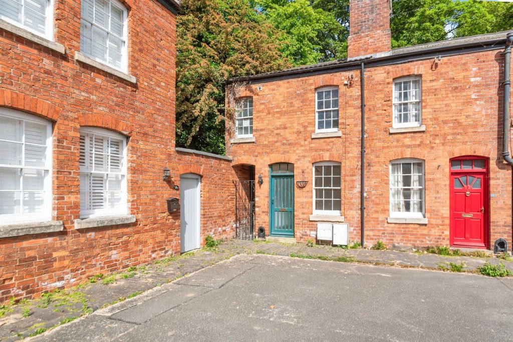 Property photo 1 of 17