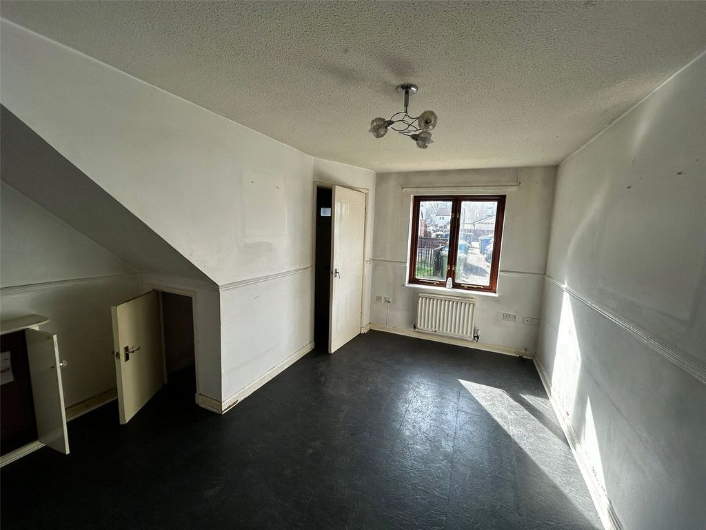 Property photo 3 of 11 Picture No. 04