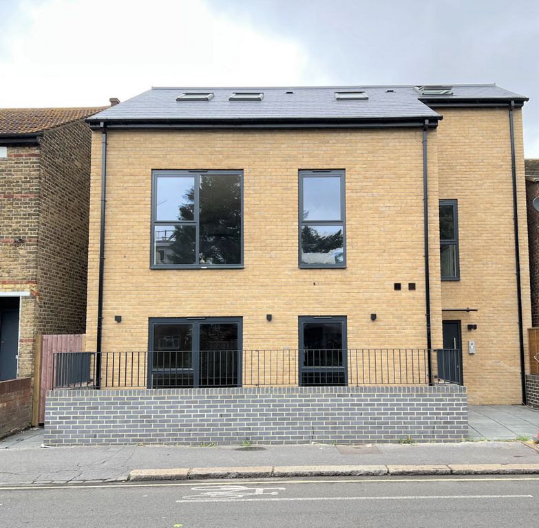 Property photo 1 of 9 Photo 9