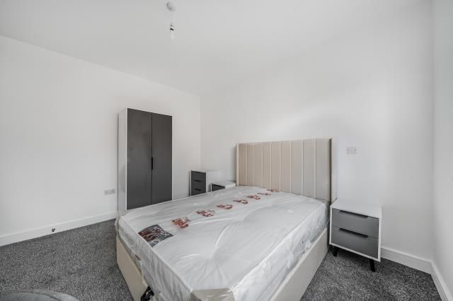 Property photo 3 of 12 Bedroom
