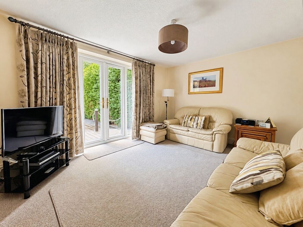 Property photo 3 of 16 Pbox-Img.Png