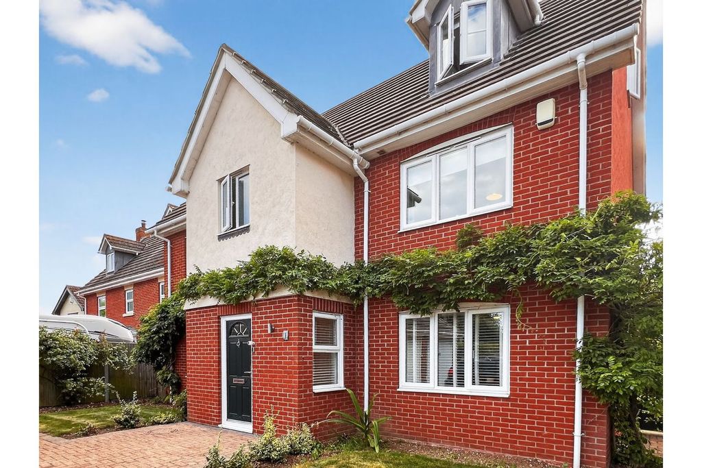 Property photo 3 of 31