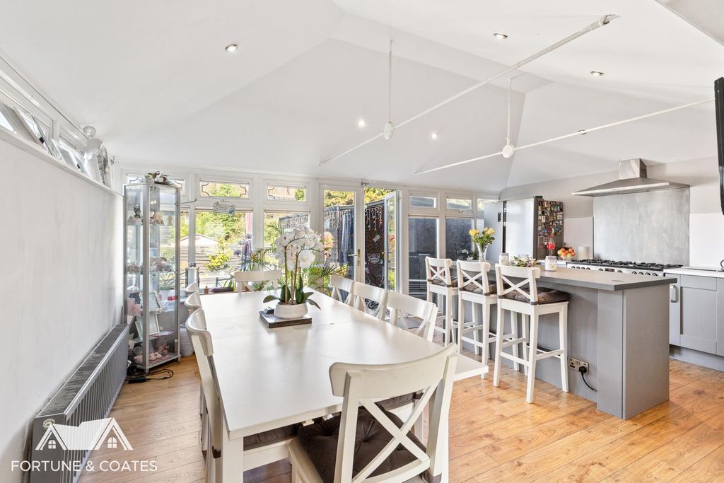 Property photo 2 of 33 Stackfield_34.Jpg