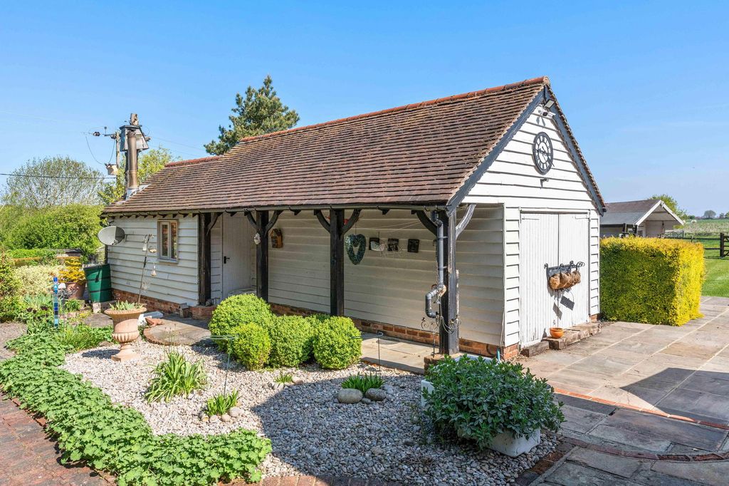 Property photo 3 of 49