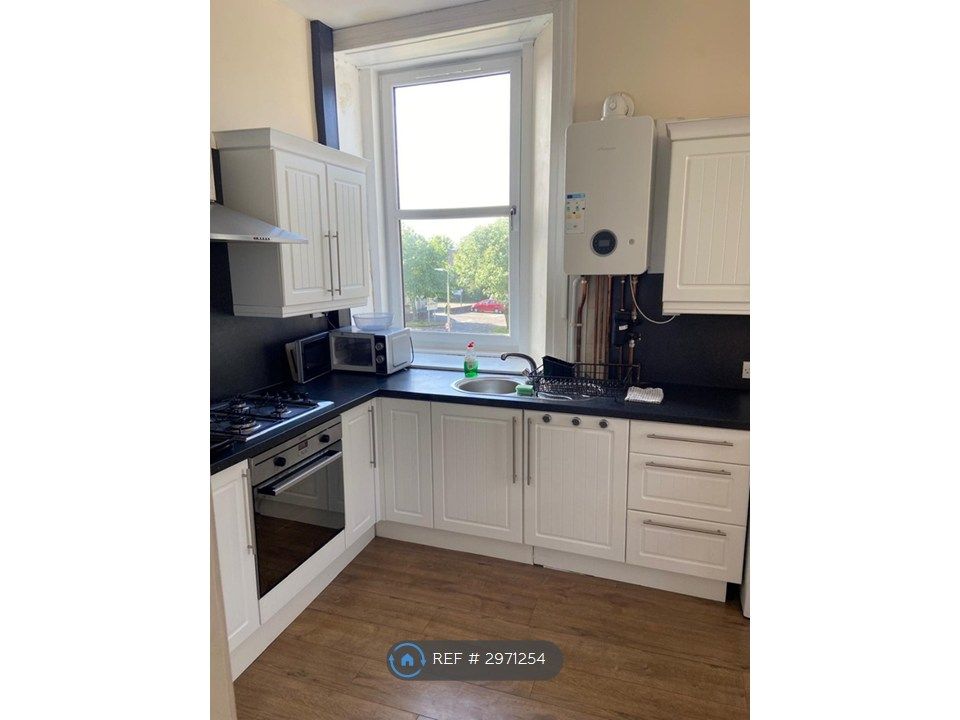 Property photo 3 of 14 Kitchen