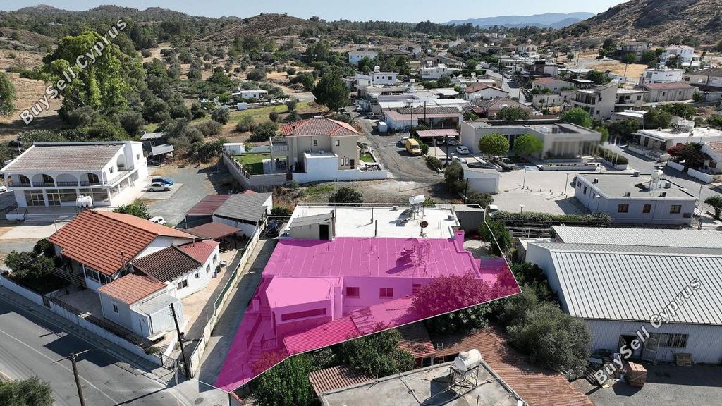 Property photo 2 of 35