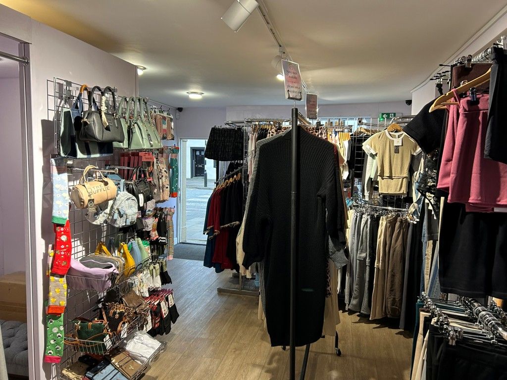 Property photo 3 of 6 Photo 4