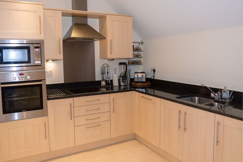 Property photo 3 of 6 Photo 8