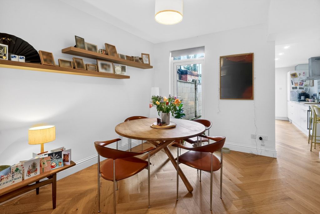 Property photo 2 of 20