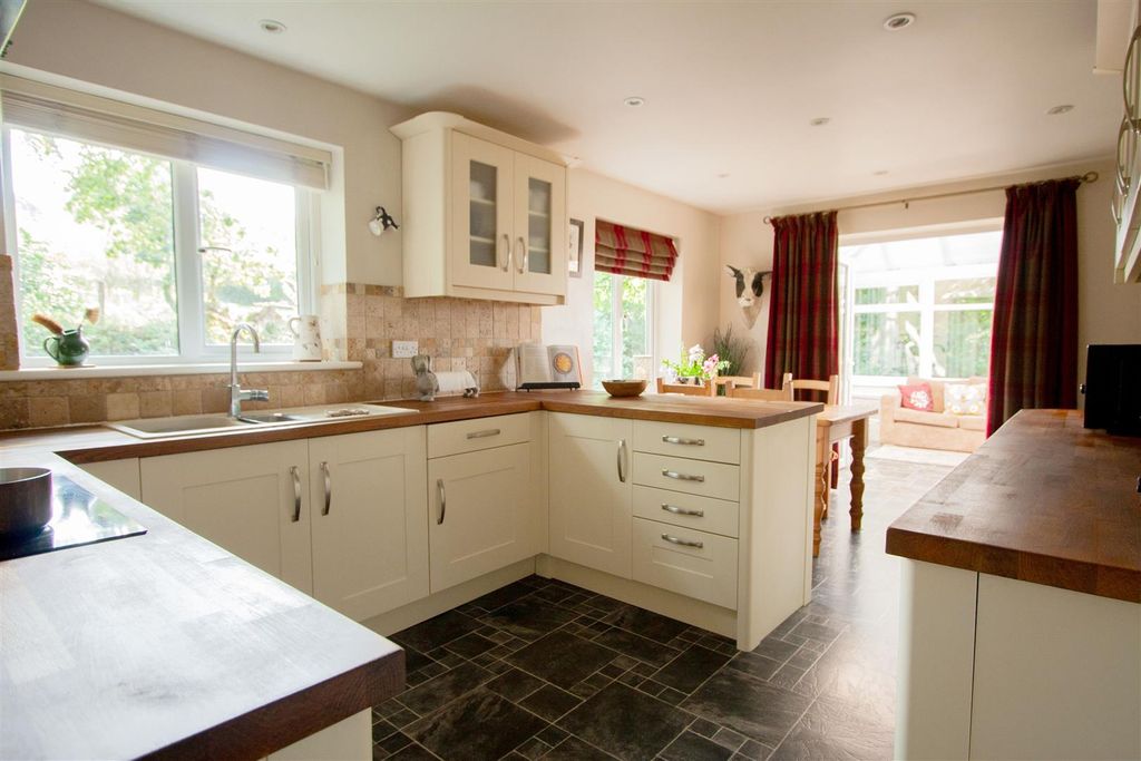 Property photo 2 of 24 Kitchen