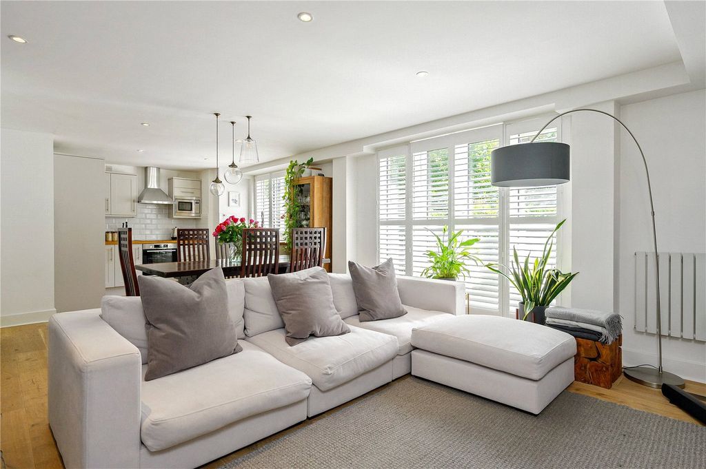 Property photo 1 of 12 Reception Room