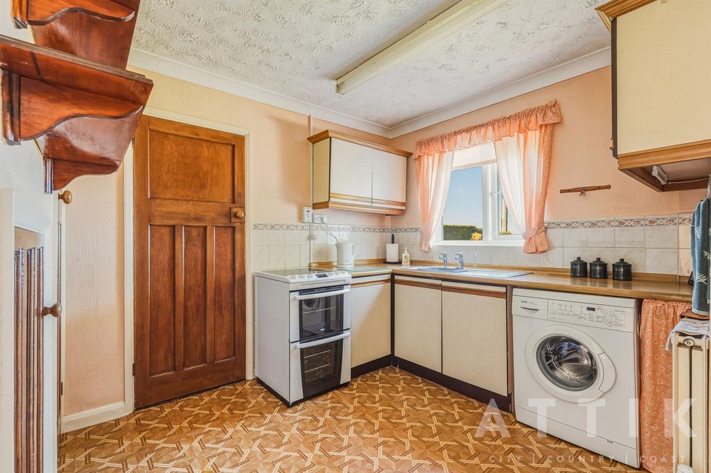 Property photo 3 of 43 Ar708365.Jpg