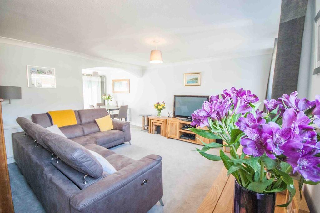 Property photo 2 of 21