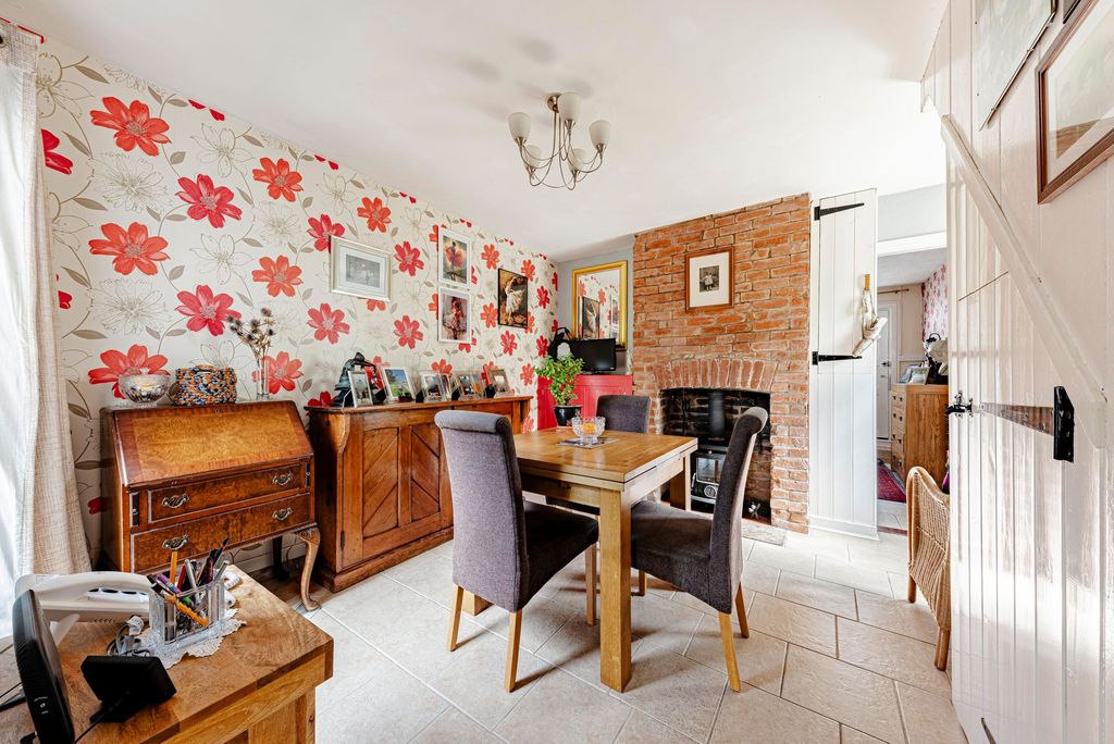 Property photo 2 of 26 Dining Room (2)