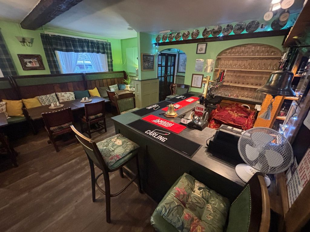 Property photo 2 of 22