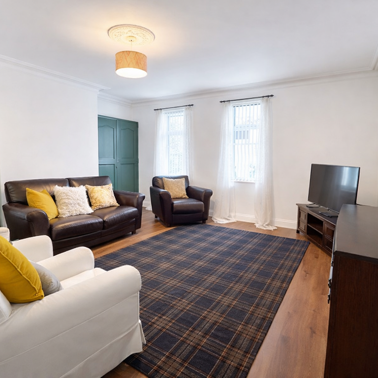 Property photo 2 of 17 Gallery