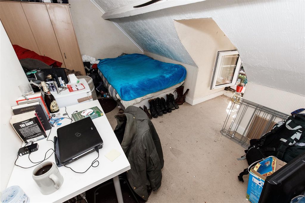 Property photo 2 of 5