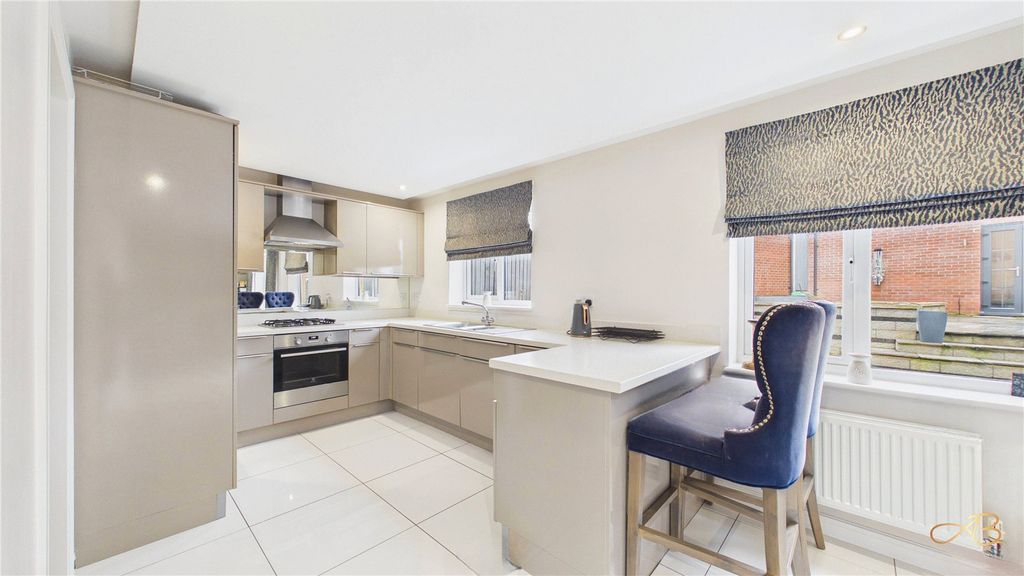 Property photo 2 of 23 Picture No. 26