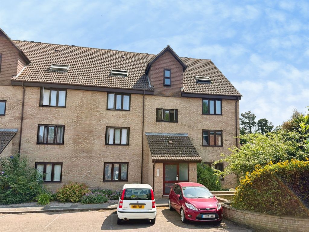 Property photo 1 of 12