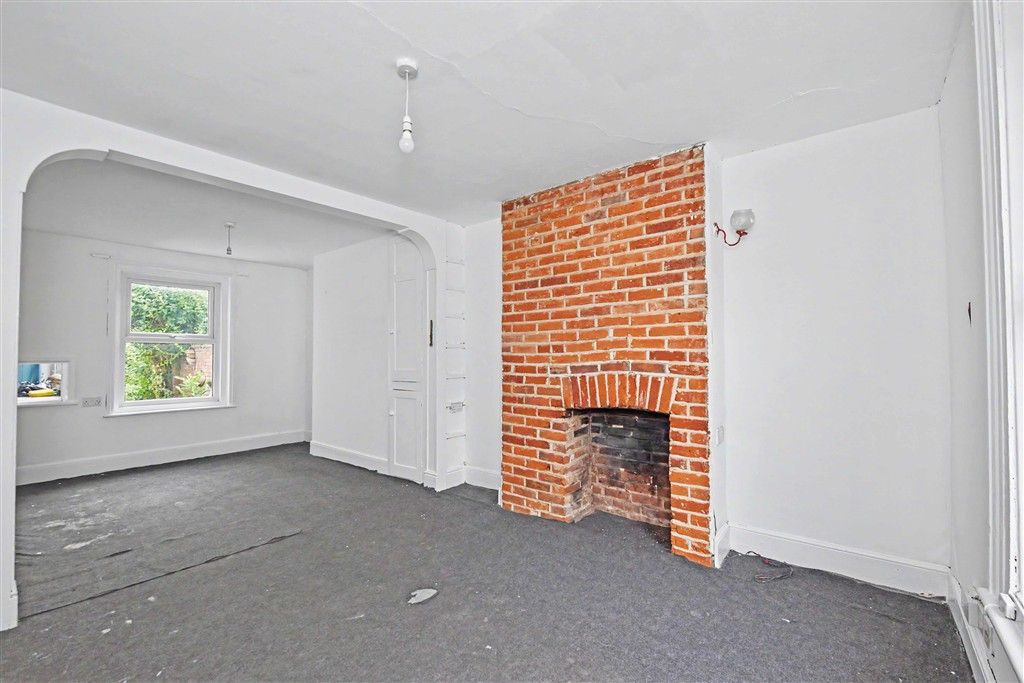 Property photo 3 of 8